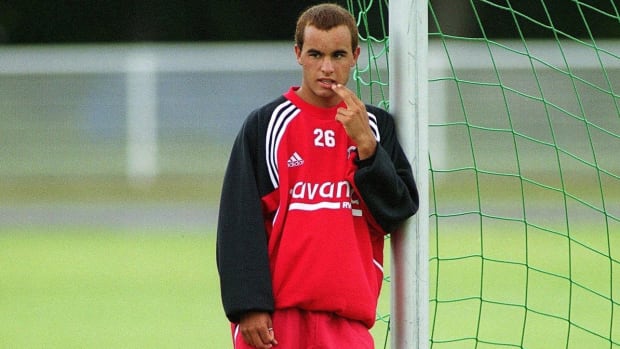 landon-donovan-26-jersey-leverkusen.jpg